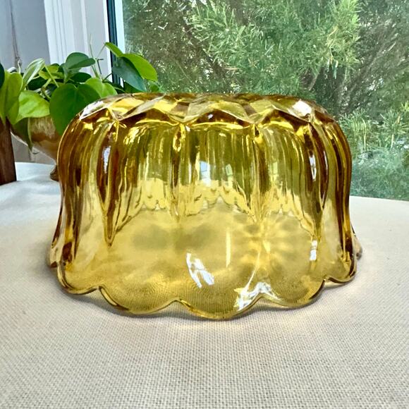 Vintage Amber Glass Serving Bowl – Scalloped Edge with Floral Panel Design - Picture 6 of 11